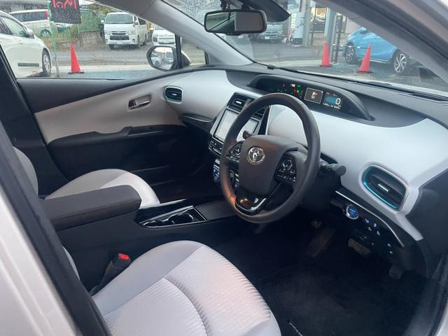 プリウス A TSS BSM HUD 純正ナビ Bカメラ ビルトインETC Bluetooth フルセグTV クリアランスソナー レーダークルーズコントロール オートライト LEDヘッドライト パーキングアシスト(28枚目)