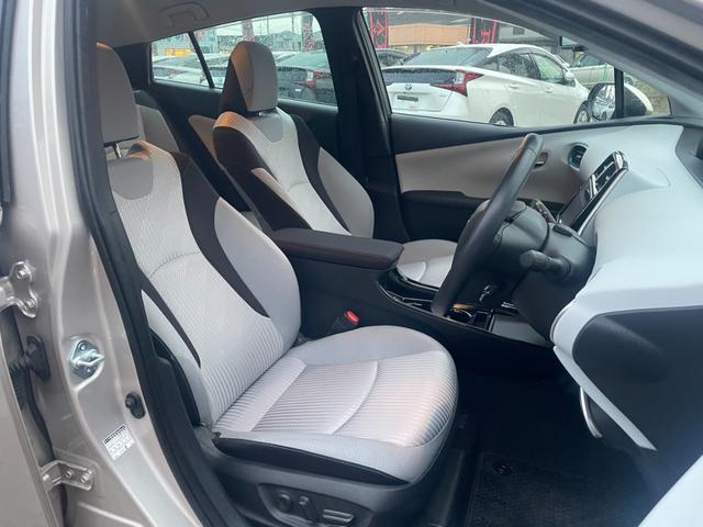 プリウス A TSS BSM HUD 純正ナビ Bカメラ ビルトインETC Bluetooth フルセグTV クリアランスソナー レーダークルーズコントロール オートライト LEDヘッドライト パーキングアシスト(29枚目)