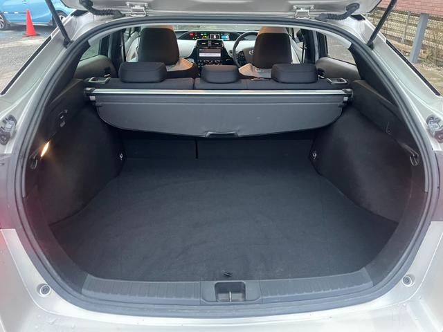 プリウス A TSS BSM HUD 純正ナビ Bカメラ ビルトインETC Bluetooth フルセグTV クリアランスソナー レーダークルーズコントロール オートライト LEDヘッドライト パーキングアシスト(32枚目)