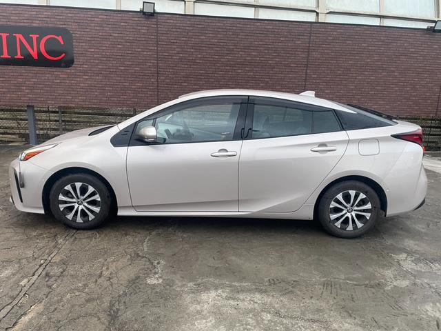 プリウス A TSS BSM HUD 純正ナビ Bカメラ ビルトインETC Bluetooth フルセグTV クリアランスソナー レーダークルーズコントロール オートライト LEDヘッドライト パーキングアシスト(44枚目)