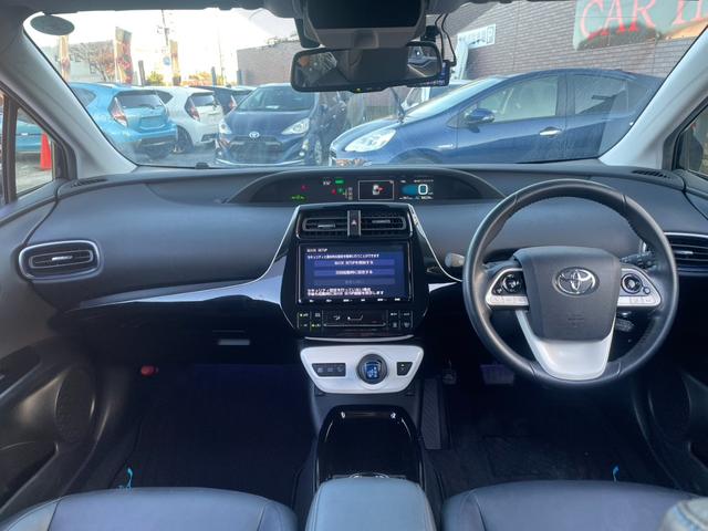 プリウス Ａツーリングセレクション　ＴＳＳ　モデリスタエアロ　ＨＵＤ　ＢＳＭ　純正ナビ　Ｂカメラ　ＥＴＣ　Ｂｌｕｅｔｏｏｔｈ　ＬＥＤヘッドライト　レザーシート　シートヒーター　クリアランスソナー　レーダークルーズコントロール（3枚目）