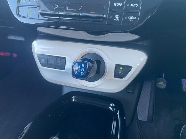 プリウス Ａツーリングセレクション　ＴＳＳ　モデリスタエアロ　ＨＵＤ　ＢＳＭ　純正ナビ　Ｂカメラ　ＥＴＣ　Ｂｌｕｅｔｏｏｔｈ　ＬＥＤヘッドライト　レザーシート　シートヒーター　クリアランスソナー　レーダークルーズコントロール（10枚目）