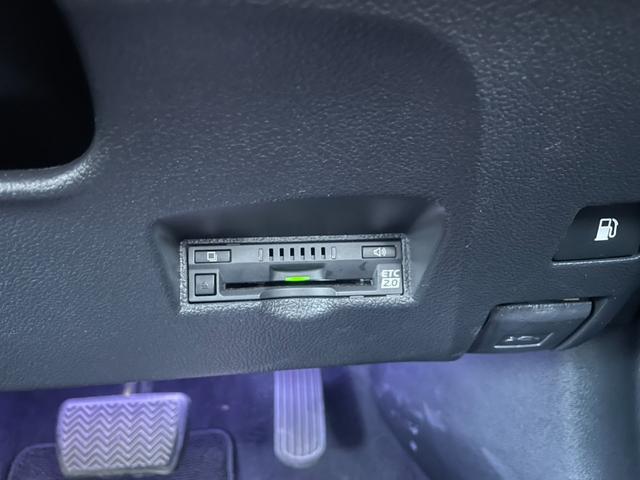 プリウス Ａツーリングセレクション　ＴＳＳ　モデリスタエアロ　ＨＵＤ　ＢＳＭ　純正ナビ　Ｂカメラ　ＥＴＣ　Ｂｌｕｅｔｏｏｔｈ　ＬＥＤヘッドライト　レザーシート　シートヒーター　クリアランスソナー　レーダークルーズコントロール（17枚目）