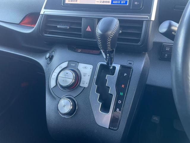 シエンタ ハイブリッドＧ　純正ナビ　全周囲カメラ　Ｂｌｕｅｔｏｏｔｈ　フルセグＴＶ　オートライト　オートハイビーム　クルーズコントロール　ドラレコ　両側パワースライドドア　スマートキー　プッシュスタート（10枚目）