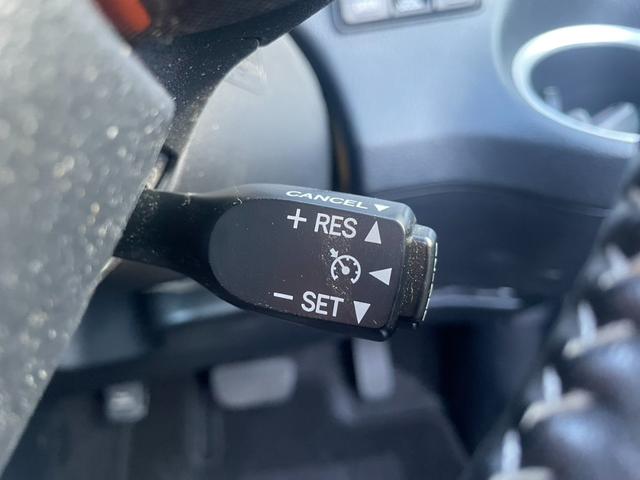 シエンタ ハイブリッドＧ　純正ナビ　全周囲カメラ　Ｂｌｕｅｔｏｏｔｈ　フルセグＴＶ　オートライト　オートハイビーム　クルーズコントロール　ドラレコ　両側パワースライドドア　スマートキー　プッシュスタート（17枚目）