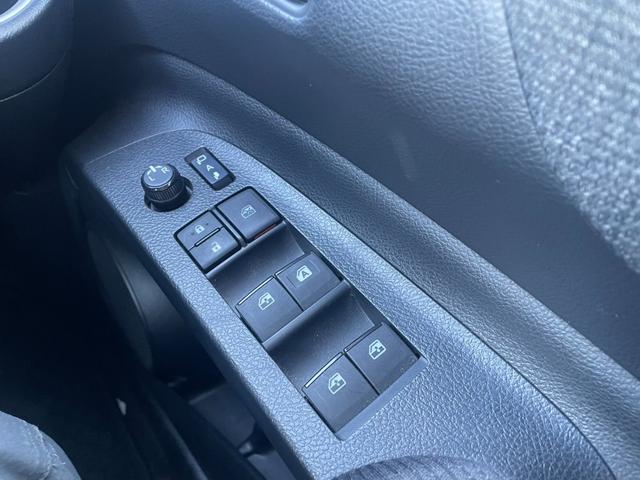 シエンタ ハイブリッドＧ　純正ナビ　全周囲カメラ　Ｂｌｕｅｔｏｏｔｈ　フルセグＴＶ　オートライト　オートハイビーム　クルーズコントロール　ドラレコ　両側パワースライドドア　スマートキー　プッシュスタート（19枚目）