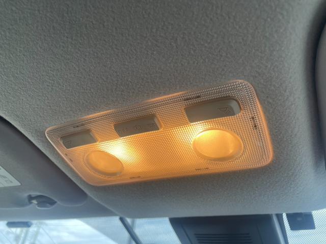 アクア Sスタイルブラック トヨタセーフティセンス 純正ナビ Bカメラ Bluetooth フルセグTV オートライト オートハイビーム ビルトインETC ステアリングリモコン スマートキー プッシュスタート ドライブレコーダー(17枚目)