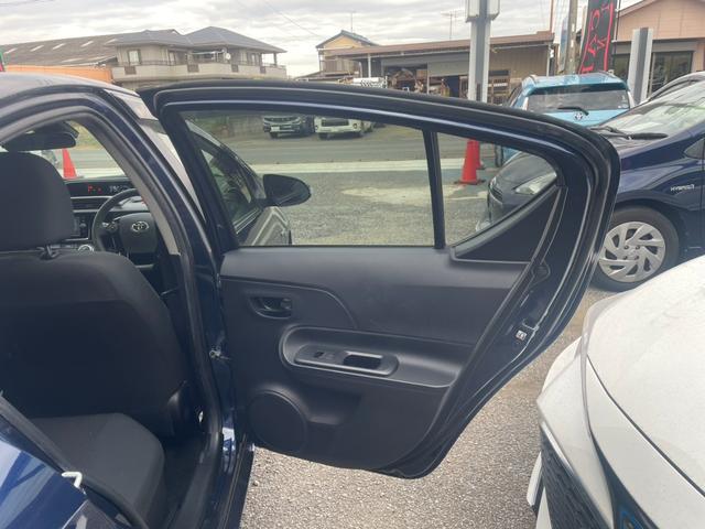 アクア Sスタイルブラック トヨタセーフティセンス 純正ナビ Bカメラ Bluetooth フルセグTV オートライト オートハイビーム ビルトインETC ステアリングリモコン スマートキー プッシュスタート ドライブレコーダー(23枚目)