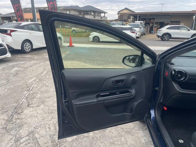 アクア Sスタイルブラック トヨタセーフティセンス 純正ナビ Bカメラ Bluetooth フルセグTV オートライト オートハイビーム ビルトインETC ステアリングリモコン スマートキー プッシュスタート ドライブレコーダー(24枚目)