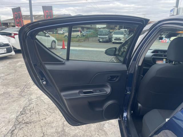 アクア Sスタイルブラック トヨタセーフティセンス 純正ナビ Bカメラ Bluetooth フルセグTV オートライト オートハイビーム ビルトインETC ステアリングリモコン スマートキー プッシュスタート ドライブレコーダー(25枚目)