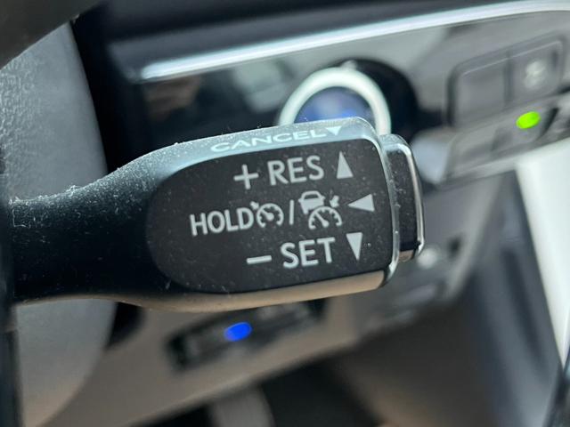 プリウス Sツーリングセレクション モデリスタエアロ 黒レザー パナソニックナビ シートヒーター 純正17インチAW トヨタセーフティセンス ドライブレコーダー LEDヘッドライト バックカメラ ETC オートハイビーム レーンアシスト(8枚目)