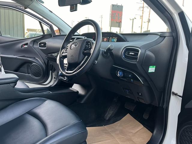 プリウス Sツーリングセレクション モデリスタエアロ 黒レザー パナソニックナビ シートヒーター 純正17インチAW トヨタセーフティセンス ドライブレコーダー LEDヘッドライト バックカメラ ETC オートハイビーム レーンアシスト(26枚目)