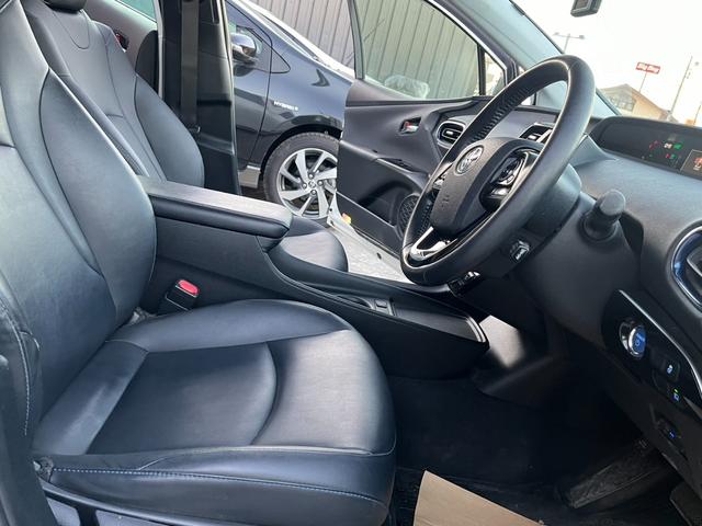 プリウス Sツーリングセレクション モデリスタエアロ 黒レザー パナソニックナビ シートヒーター 純正17インチAW トヨタセーフティセンス ドライブレコーダー LEDヘッドライト バックカメラ ETC オートハイビーム レーンアシスト(27枚目)