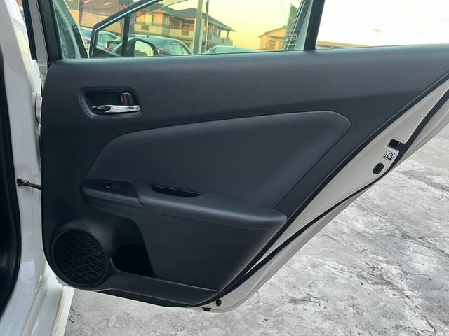 プリウス Sツーリングセレクション モデリスタエアロ 黒レザー パナソニックナビ シートヒーター 純正17インチAW トヨタセーフティセンス ドライブレコーダー LEDヘッドライト バックカメラ ETC オートハイビーム レーンアシスト(29枚目)