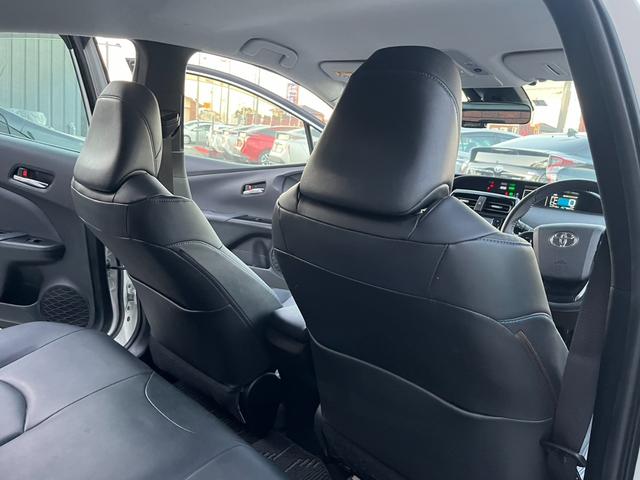 プリウス Sツーリングセレクション モデリスタエアロ 黒レザー パナソニックナビ シートヒーター 純正17インチAW トヨタセーフティセンス ドライブレコーダー LEDヘッドライト バックカメラ ETC オートハイビーム レーンアシスト(30枚目)