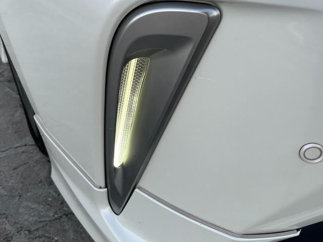 プリウス Sツーリングセレクション モデリスタエアロ 黒レザー パナソニックナビ シートヒーター 純正17インチAW トヨタセーフティセンス ドライブレコーダー LEDヘッドライト バックカメラ ETC オートハイビーム レーンアシスト(42枚目)