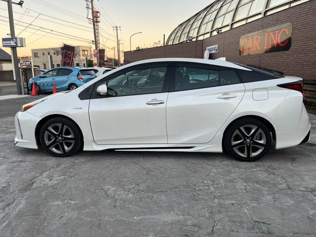 プリウス Sツーリングセレクション モデリスタエアロ 黒レザー パナソニックナビ シートヒーター 純正17インチAW トヨタセーフティセンス ドライブレコーダー LEDヘッドライト バックカメラ ETC オートハイビーム レーンアシスト(55枚目)