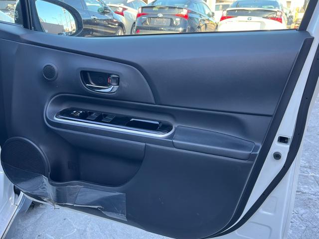 アクア X-アーバン ソリッド ハーフレザー 純正ナビ バックカメラ トヨタセーフティセンス Bluetooth 左右シートヒーター ETC LEDヘッドライト 純正16インチAW テレビ再生 レーンアシスト オートハイビーム(25枚目)