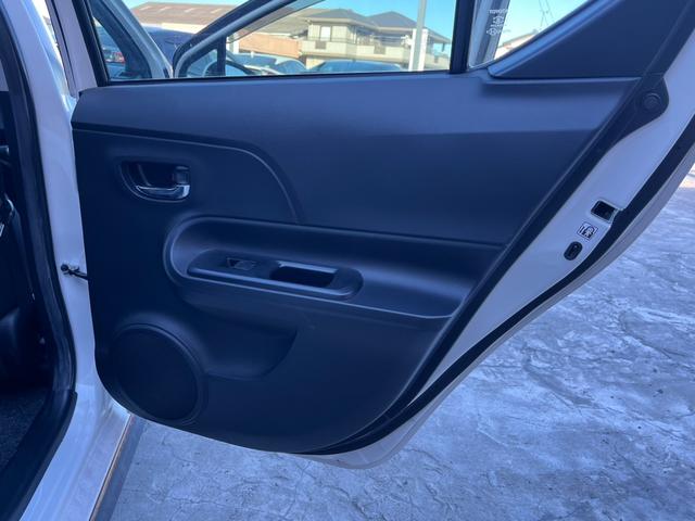 アクア X-アーバン ソリッド ハーフレザー 純正ナビ バックカメラ トヨタセーフティセンス Bluetooth 左右シートヒーター ETC LEDヘッドライト 純正16インチAW テレビ再生 レーンアシスト オートハイビーム(29枚目)