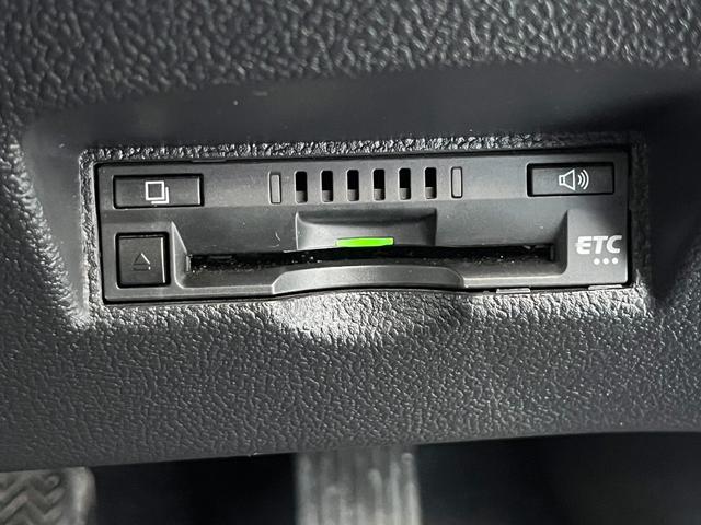 プリウス Ｓセーフティプラス　モデリスタエアロ　純正９インチ大型ナビ　バックカメラ　トヨタセーフティセンス　ドライブレコーダー　Ｂｌｕｅｔｏｏｔｈ　フルセグＴＶ　ＥＴＣ　ＬＥＤヘッドライト　スマートキー　ＤＶＤ再生　純正ＡＷ（17枚目）