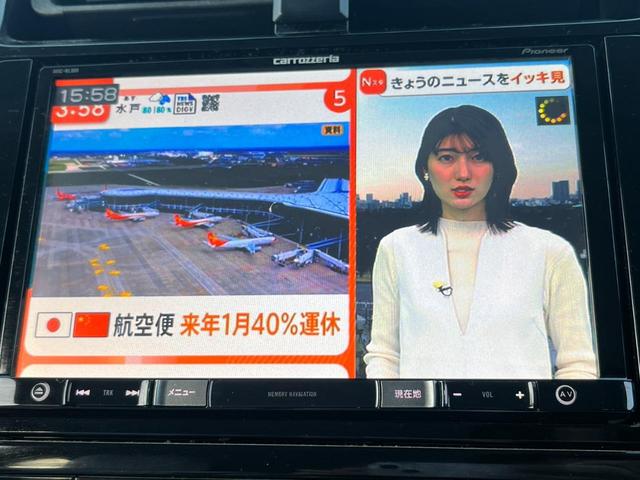 プリウス Ａツーリングセレクション　社外エアロ　白黒レザー　カロッツェリア大型ナビ　トヨタセーフティセンス　シートヒーター　Ｂｌｕｅｔｏｏｔｈ　ＤＶＤ再生　フルセグＴＶ　Ｂｌｕｅｔｏｏｔｈ　ＢＳＭ　ＨＵＤ　ＬＥＤヘッドライト　ＥＴＣ（7枚目）