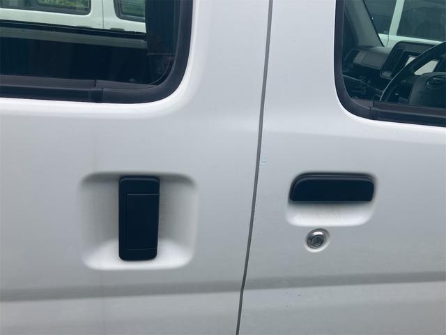 ハイゼットカーゴ スペシャルクリーンＳＡＩＩＩ　ＡＴ　衝突被害軽減システム　ナビ　両側スライドドア　アイドリングストップ　オートマチックハイビーム　ＡＢＳ　ＥＳＣ　エアコン　パワーステアリング　運転席エアバッグ　助手席エアバッグ　ＣＤ（12枚目）