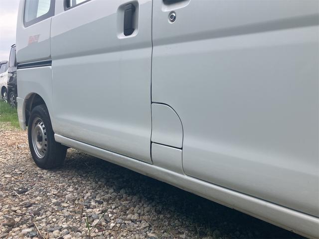 ハイゼットカーゴ スペシャルクリーンＳＡＩＩＩ　ＡＴ　衝突被害軽減システム　ナビ　両側スライドドア　アイドリングストップ　オートマチックハイビーム　ＡＢＳ　ＥＳＣ　エアコン　パワーステアリング　運転席エアバッグ　助手席エアバッグ　ＣＤ（14枚目）