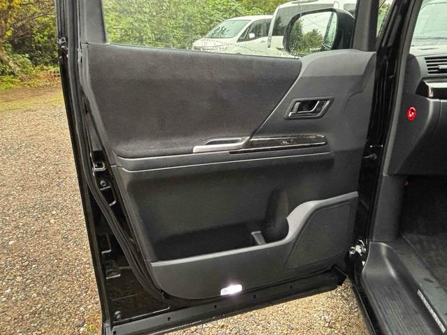 ヴェルファイア 2.4Z ETC バックカメラ ナビ TV クリアランスソナー 両側電動スライドドア オートライト HID スマートキー 電動格納ミラー 3列シート オットマン CVT アルミホイール CD DVD再生 USB(19枚目)