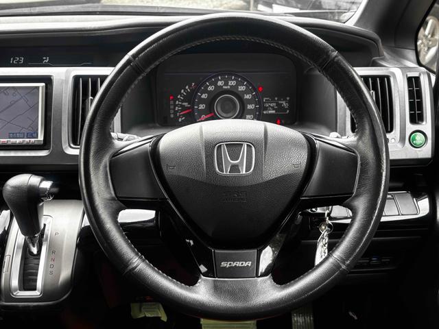 ステップワゴンスパーダ Ｓ　ＥＴＣ　バックカメラ　ナビ　ＴＶ　両側スライド・片側電動　オートライト　ＨＩＤ　キーレスエントリー　３列シート　ＣＶＴ　アルミホイール　ＣＤ　ＵＳＢ　Ｂｌｕｅｔｏｏｔｈ　盗難防止システム（5枚目）