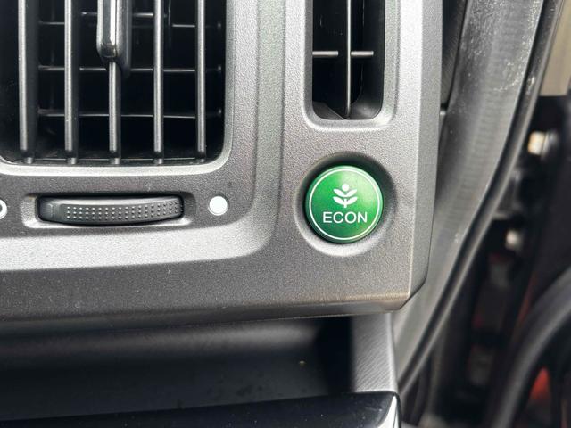 ステップワゴンスパーダ Ｓ　ＥＴＣ　バックカメラ　ナビ　ＴＶ　両側スライド・片側電動　オートライト　ＨＩＤ　キーレスエントリー　３列シート　ＣＶＴ　アルミホイール　ＣＤ　ＵＳＢ　Ｂｌｕｅｔｏｏｔｈ　盗難防止システム（18枚目）