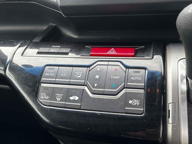 ステップワゴンスパーダ Z ドライブレコーダー ETC 両側電動スライドドア オートライト HID スマートキー 電動格納ミラー 3列シート CVT アルミホイール CD ミュージックプレイヤー接続可 盗難防止システム(11枚目)