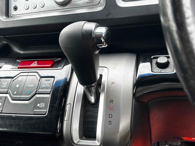 ステップワゴンスパーダ Z ドライブレコーダー ETC 両側電動スライドドア オートライト HID スマートキー 電動格納ミラー 3列シート CVT アルミホイール CD ミュージックプレイヤー接続可 盗難防止システム(12枚目)