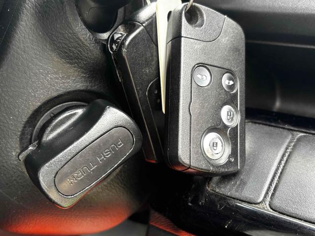 ステップワゴンスパーダ Z ドライブレコーダー ETC 両側電動スライドドア オートライト HID スマートキー 電動格納ミラー 3列シート CVT アルミホイール CD ミュージックプレイヤー接続可 盗難防止システム(15枚目)