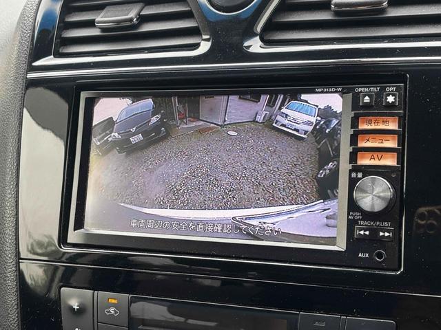 バックカメラも付いています。駐車の時に便利なのはもちろんの事、後方死角にいる子供たちに気が付くことができるので安心安全ですね