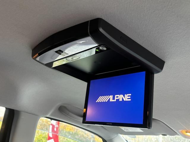 セレナ ハイウェイスター　Ｓ－ハイブリッド　バックカメラ　ナビ　ＴＶ　オートクルーズコントロール　電動スライドドア　オートライト　ＨＩＤ　スマートキー　アイドリングストップ　電動格納ミラー　３列シート　ＣＶＴ　ＣＤ（5枚目）