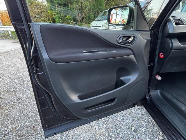 セレナ ハイウェイスター　Ｓ－ハイブリッド　バックカメラ　ナビ　ＴＶ　オートクルーズコントロール　電動スライドドア　オートライト　ＨＩＤ　スマートキー　アイドリングストップ　電動格納ミラー　３列シート　ＣＶＴ　ＣＤ（21枚目）