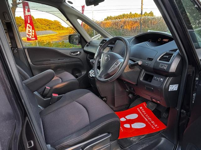 セレナ ハイウェイスター　Ｓ－ハイブリッド　バックカメラ　ナビ　ＴＶ　オートクルーズコントロール　電動スライドドア　オートライト　ＨＩＤ　スマートキー　アイドリングストップ　電動格納ミラー　３列シート　ＣＶＴ　ＣＤ（24枚目）