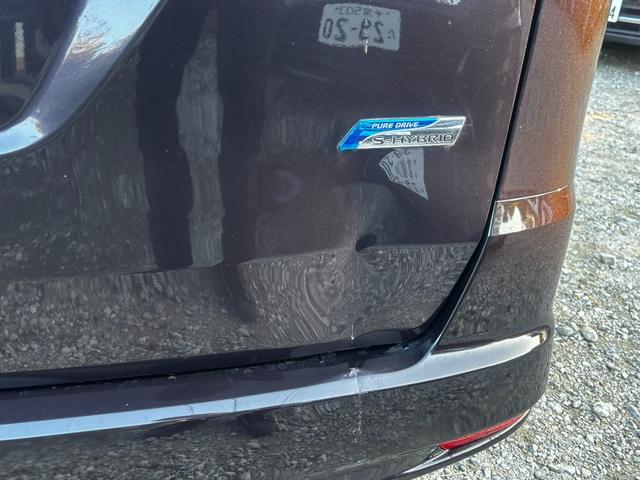 セレナ ハイウェイスター　Ｓ－ハイブリッド　バックカメラ　ナビ　ＴＶ　オートクルーズコントロール　電動スライドドア　オートライト　ＨＩＤ　スマートキー　アイドリングストップ　電動格納ミラー　３列シート　ＣＶＴ　ＣＤ（29枚目）