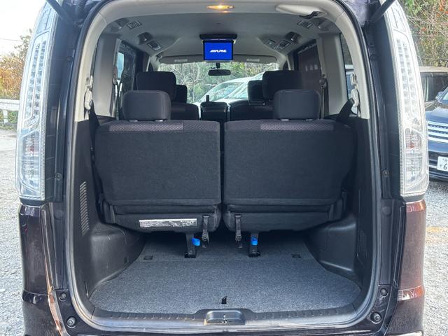 セレナ ハイウェイスター　Ｓ－ハイブリッド　バックカメラ　ナビ　ＴＶ　オートクルーズコントロール　電動スライドドア　オートライト　ＨＩＤ　スマートキー　アイドリングストップ　電動格納ミラー　３列シート　ＣＶＴ　ＣＤ（30枚目）