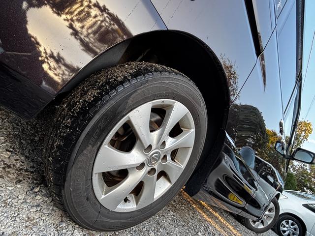 セレナ ハイウェイスター　Ｓ－ハイブリッド　バックカメラ　ナビ　ＴＶ　オートクルーズコントロール　電動スライドドア　オートライト　ＨＩＤ　スマートキー　アイドリングストップ　電動格納ミラー　３列シート　ＣＶＴ　ＣＤ（33枚目）