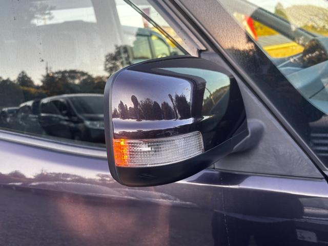 セレナ ハイウェイスター　Ｓ－ハイブリッド　バックカメラ　ナビ　ＴＶ　オートクルーズコントロール　電動スライドドア　オートライト　ＨＩＤ　スマートキー　アイドリングストップ　電動格納ミラー　３列シート　ＣＶＴ　ＣＤ（44枚目）