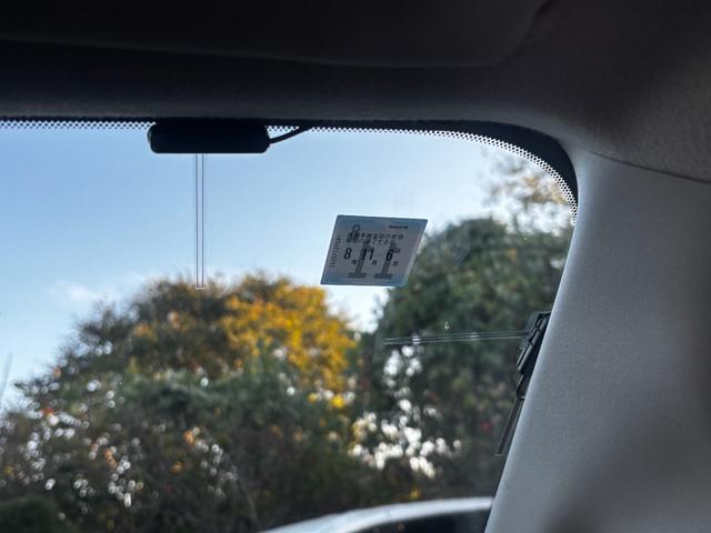 セレナ ハイウェイスター　Ｓ－ハイブリッド　バックカメラ　ナビ　ＴＶ　オートクルーズコントロール　電動スライドドア　オートライト　ＨＩＤ　スマートキー　アイドリングストップ　電動格納ミラー　３列シート　ＣＶＴ　ＣＤ（47枚目）