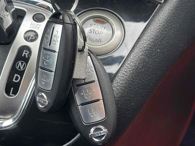 セレナ ハイウェイスター　Ｖセレクション　バッテリー新品交換済み　ＥＴＣ　バックカメラ　ナビ　オートクルーズ　両側電動スライドドア　オートライト　スマートキー　アイドリングストップ　電動格納ミラー　アルミホイール　Ｂｌｕｅｔｏｏｔｈ（12枚目）