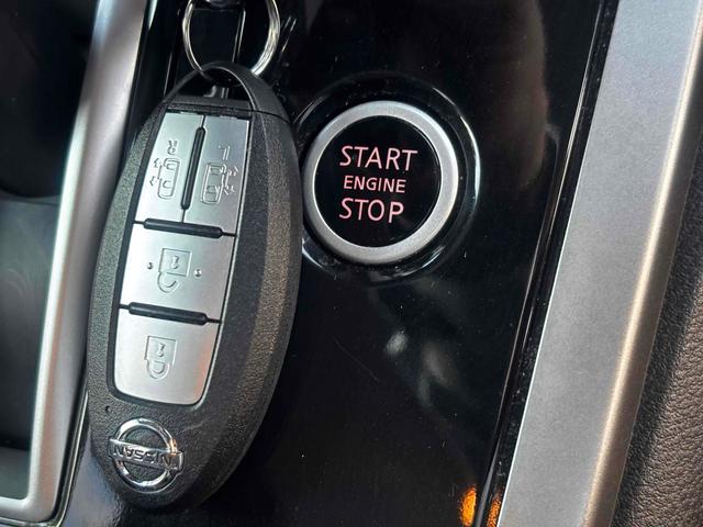 セレナ Ｘ　Ｖセレクション　Ｓ－ＨＹＢＲＩＤ　ドライブレコーダー　ＥＴＣ　全周囲カメラ　オートクルーズコントロール　パークアシスト　衝突被害軽減システム　両側電動スライドドア　オートライト　スマートキー　アイドリングストップ（12枚目）