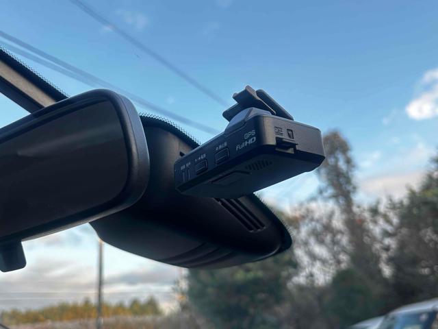 セレナ Ｘ　Ｖセレクション　Ｓ－ＨＹＢＲＩＤ　ドライブレコーダー　ＥＴＣ　全周囲カメラ　オートクルーズコントロール　パークアシスト　衝突被害軽減システム　両側電動スライドドア　オートライト　スマートキー　アイドリングストップ（52枚目）