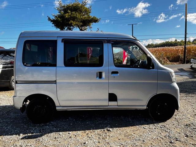 サンバーバン トランスポーター　４ＷＤ　ＭＴ　ＥＴＣ　両側スライドドア　エアコン　パワーウィンドウ　運転席エアバッグ（21枚目）