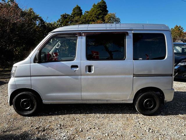 サンバーバン トランスポーター　４ＷＤ　ＭＴ　ＥＴＣ　両側スライドドア　エアコン　パワーウィンドウ　運転席エアバッグ（25枚目）