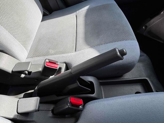 サンバーバン トランスポーター　４ＷＤ　ＭＴ　ＥＴＣ　両側スライドドア　エアコン　パワーウィンドウ　運転席エアバッグ（27枚目）