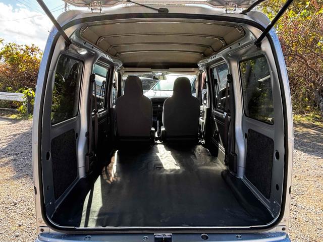 サンバーバン トランスポーター　４ＷＤ　ＭＴ　ＥＴＣ　両側スライドドア　エアコン　パワーウィンドウ　運転席エアバッグ（37枚目）