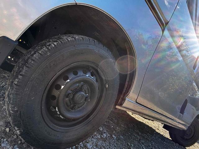 サンバーバン トランスポーター　４ＷＤ　ＭＴ　ＥＴＣ　両側スライドドア　エアコン　パワーウィンドウ　運転席エアバッグ（42枚目）